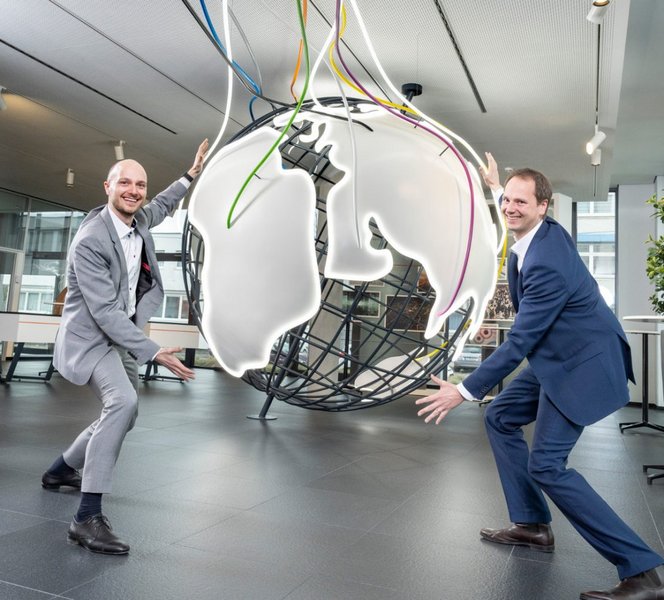 matthias-alexander-lapp-cable-world-2-1110x1003